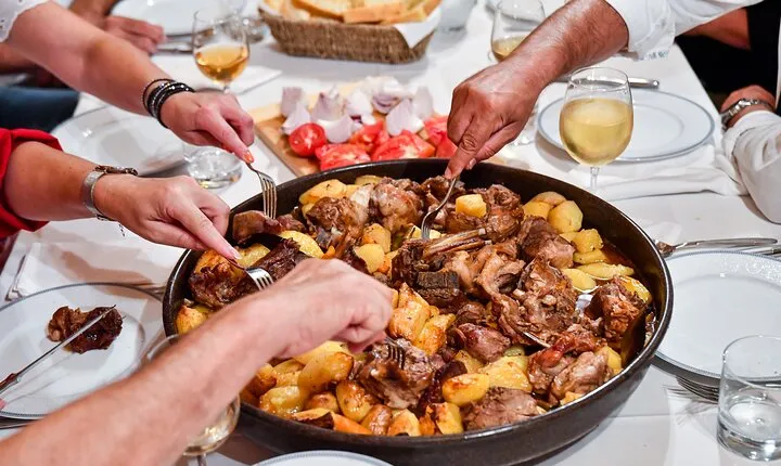 Half Day Gastro Tour with Wine Tasting in Cilipi