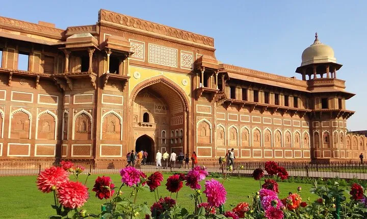 Private day trip to Taj Mahal Agra from Delhi