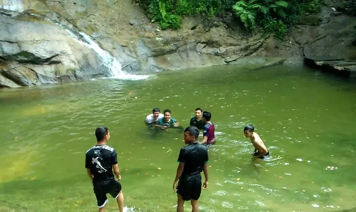 Perfect full-day “Waterfall & Firefly” tour 