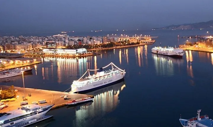 Pireaus port to Athens city center