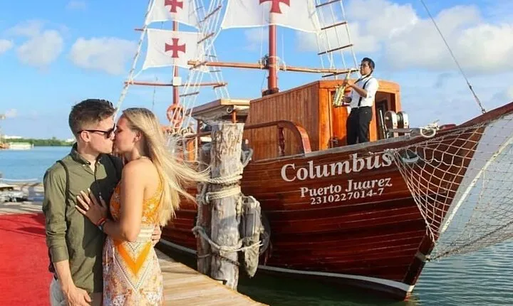Sail Under Light of the Moon & Enjoy a Romantic Dinner in Spanish Galleon