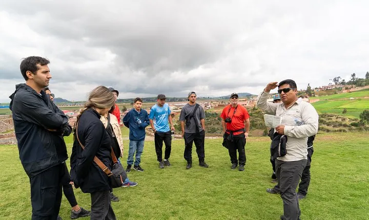 Sacred Valley Tour with Machu Picchu 2 days with Hotel and Buffet