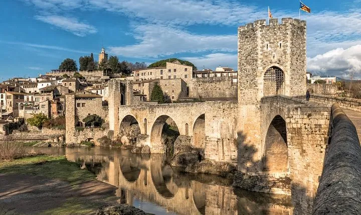 Medieval Villages & La Garrotxa Volcanic Zone Hiking. Small Group Tour