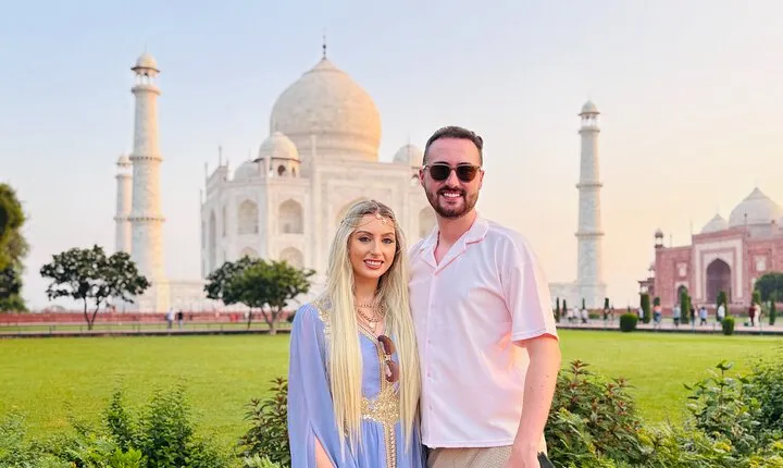 Same Day Taj Mahal, Agra Fort & Baby Taj Tour from Delhi by Car