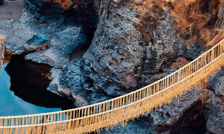 Q'eswachaka - Excursion to the Last Inca Bridge