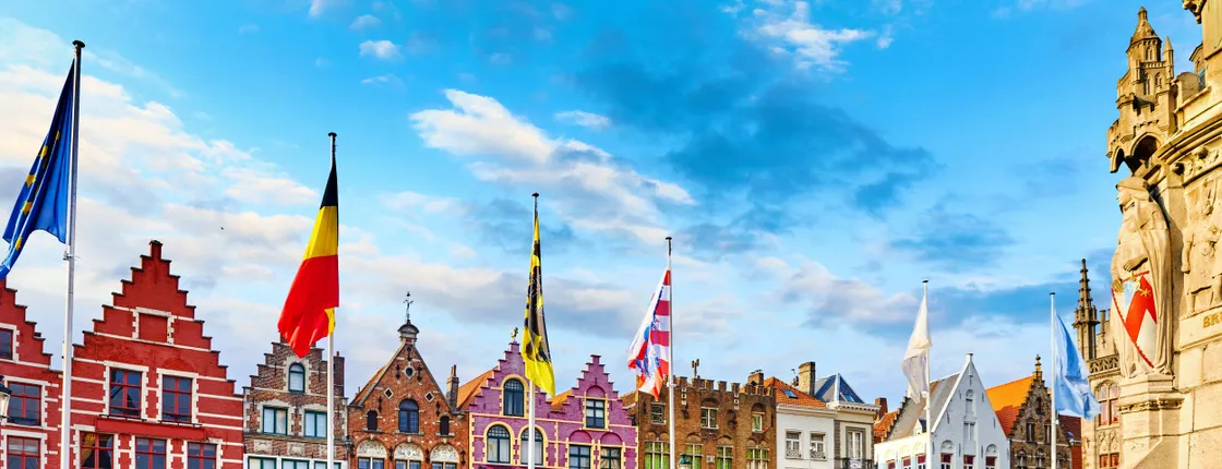 Luxury sightseeing tour of Bruges with private transportation from Amsterdam