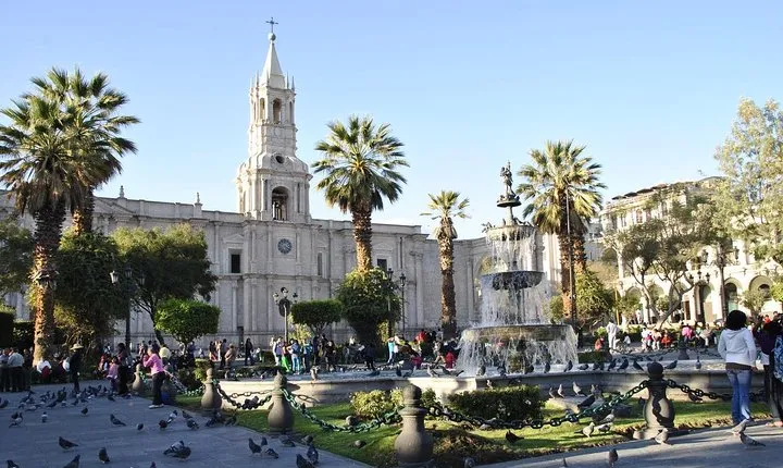 Bus City Tour Arequipa - Guided visit by bus