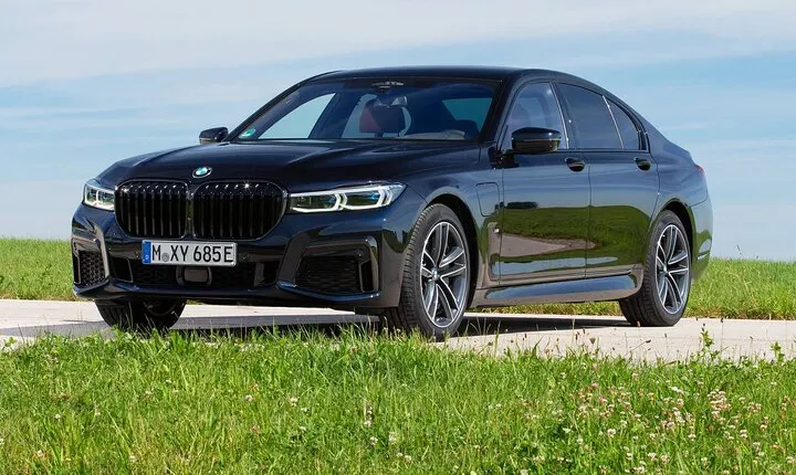Private Arrival Transfer from Brussels Airport BRU to Brussels by luxury car