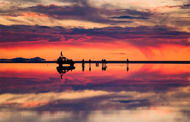 Uyuni Salt Flat Tour 1 day + Sunset / Group Service