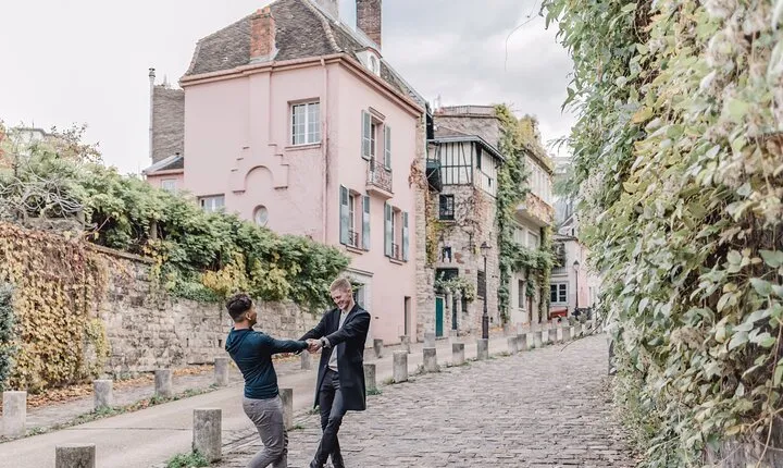 Paris Inclusive LGBTQ+ Couple Photoshoot with Welcoming Local