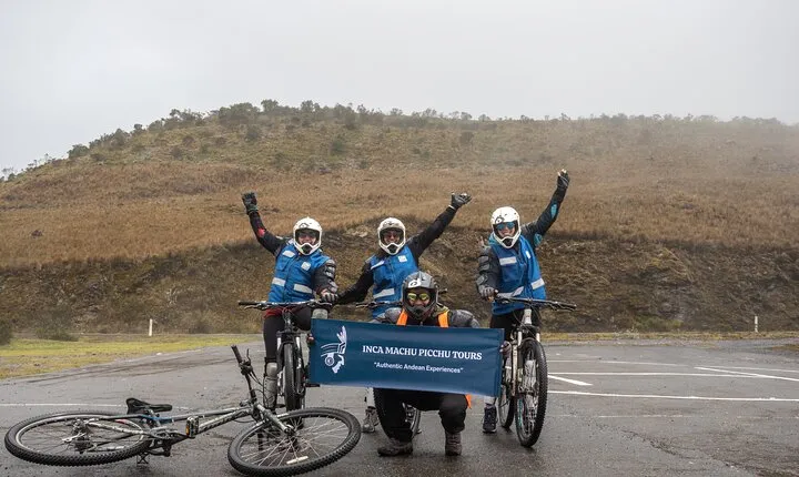 4-Day Machu Picchu with Biking, Inca Trail, Rafting and Ziplining from Cusco