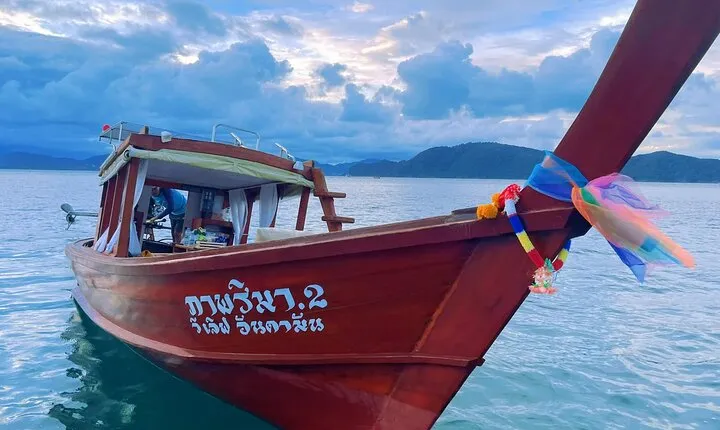 Phuket Luxury Traditional Boat Ride/Coral Island 08.30AM-01.30PM