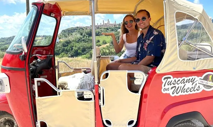 From San Gimignano: Tuscany wine tour by Tuk Tuk with Lunch