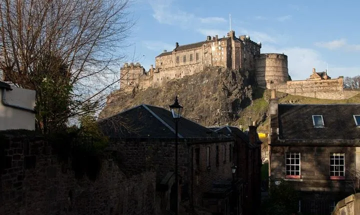 Edinburgh City Centre Private and Personal Full Day Driving Tour