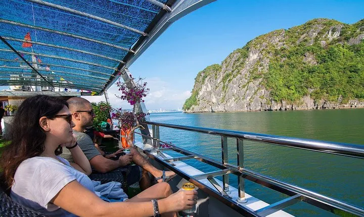 Private Transfer On Expressway & Join Deluxe Cruise in Halong Bay