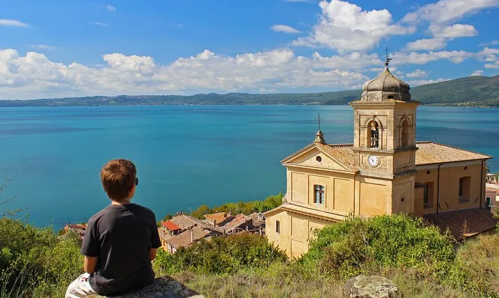 Private Day Trip from Rome: Bracciano Lake and Surrounding Areas