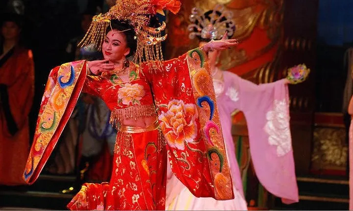 Private Xi'an Customized City Full-Day Tour with Tang Dynasty Show Option