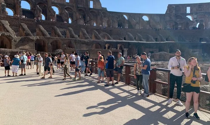 Colosseum Arena Tour with Palatine Hill & Roman Forum Access