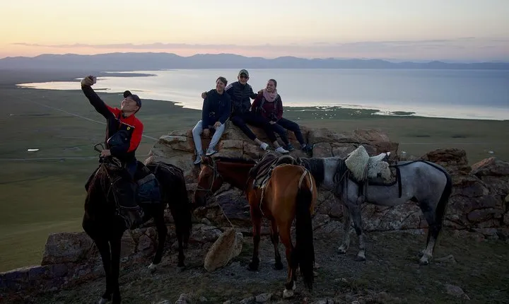 2-Days in Song Kul Lake as Nomad - horseback riding & Yurt stay