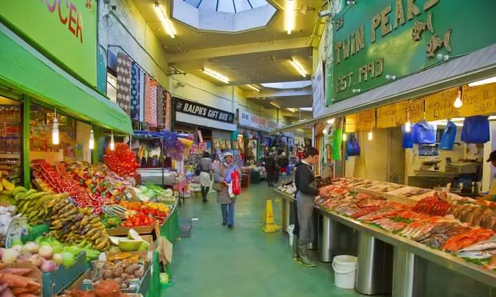 Brixton Market Tour with African and Caribbean Cuisine