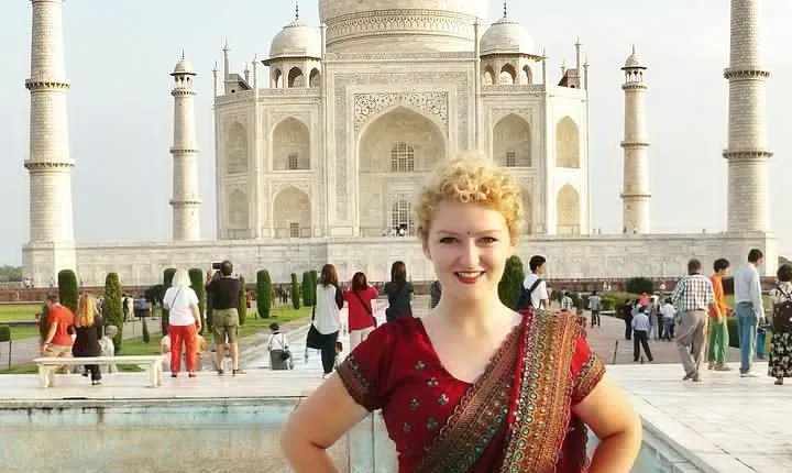Private Day Tour Of Tajmahal With Vrindavan Temples By car 