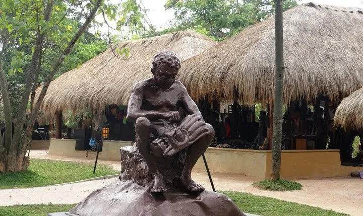 Colombo Sightseeing and Shopping Private Tour Including Lunch