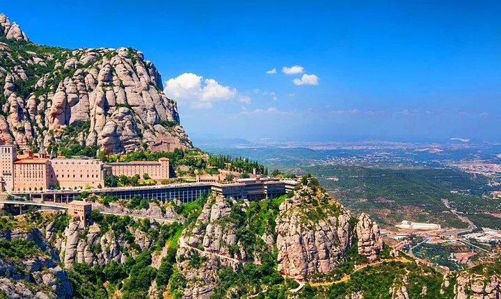 Montserrat Day Trip from Barcelona with Cogwheel Train