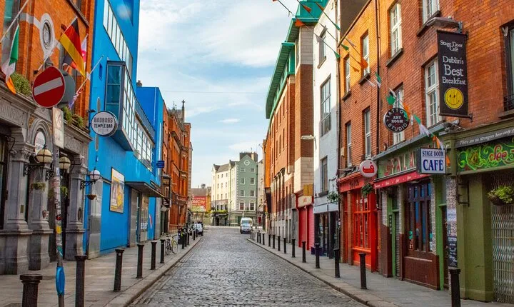 Dublin Scavenger Hunt and Highlights Self-Guided Tour