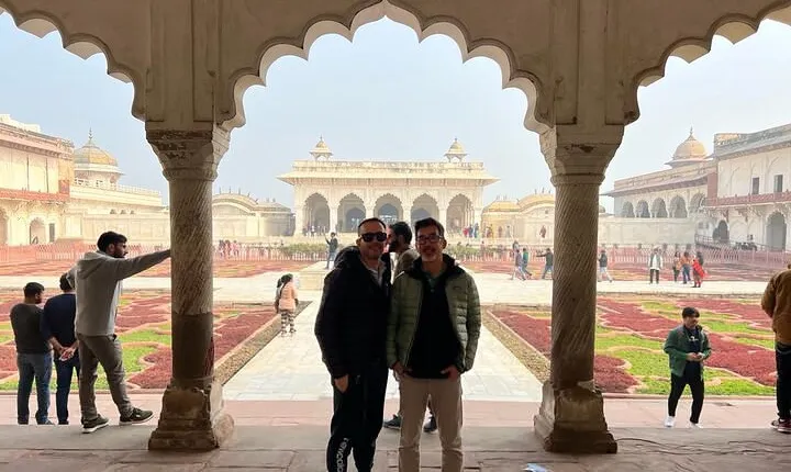 Overnight Taj Mahal Sunrise Tour from Mumbai with Flight & Hotel