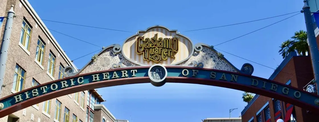 Tour San Diego Gaslamp District with an exploration game app