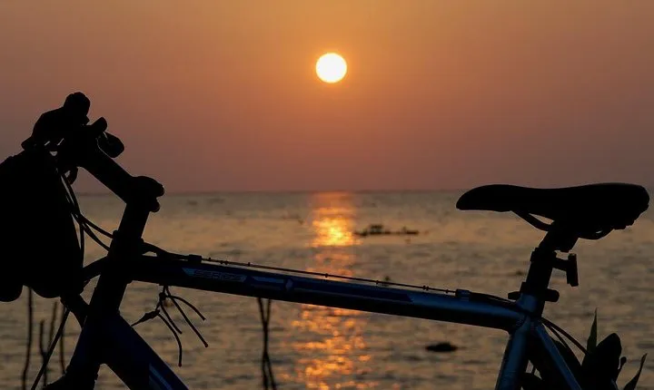Mekong Delta Cycling Tour PhnomPenh to SaiGon 4 days