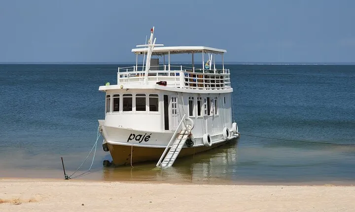 Boat Trip to the Tapajós Beaches
