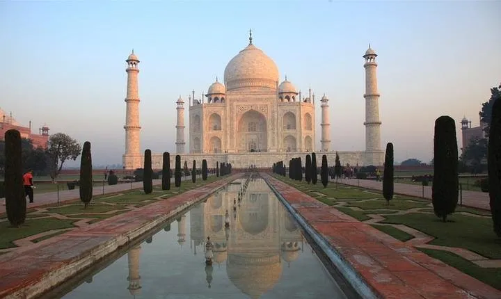 1-Night Private Tour to The Taj Mahal and Agra from Jaipur by Car