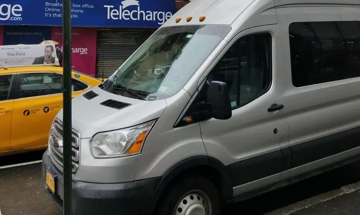 Private Transfer from LGA Airport to NYC Hotels every hour.
