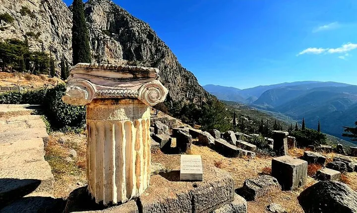 Delphi and Arachova: A Day of History and Scenic Beauty