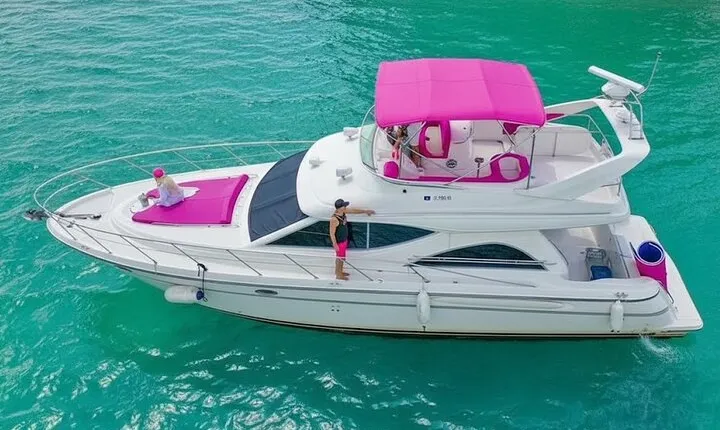 Pink Yacht Rental In Miami- 50ft Luxury Pink Charter