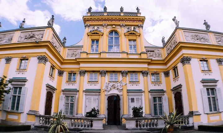 Walking Audio Tour of Wilanów Palace Grounds