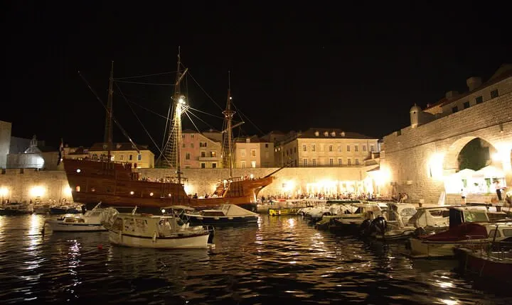 Panoramic Night Cruise from Dubrovnik with Karaka
