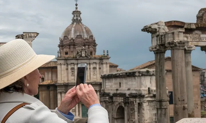 Archaeological tour Colosseum Roman Forum Palatine