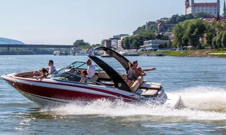 Bratislava by speedboat 1 Hour
