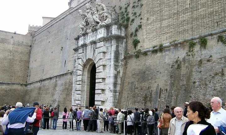 Vatican Highlights Private Tour: Skip the Line with Expert Guide