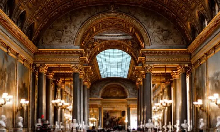 10 Hours Tour Versailles Galeries Lafayette and Lunch Cruise 