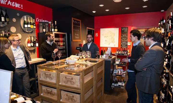 Wine and cheese tasting Paris in Bastille