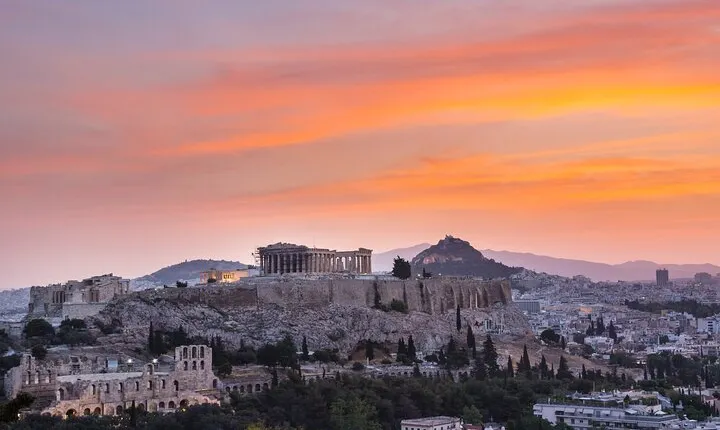 Small Group Athens Panoramic Tour and Plaka by night