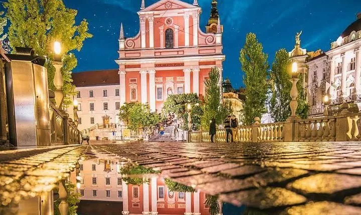 Private city tour of Ljubljana. 4 hours with a friendly and fun local guide.