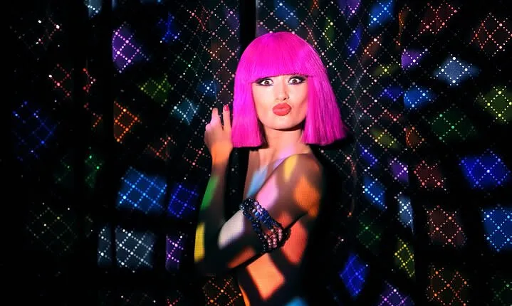 6 hours Paris Night Tour with Crazy Horse