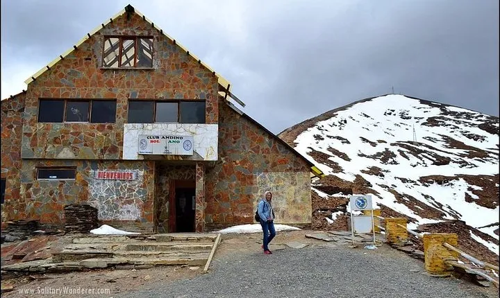 Full-Day Chacaltaya and Valley de la Luna (Valley of the Moon) Tour