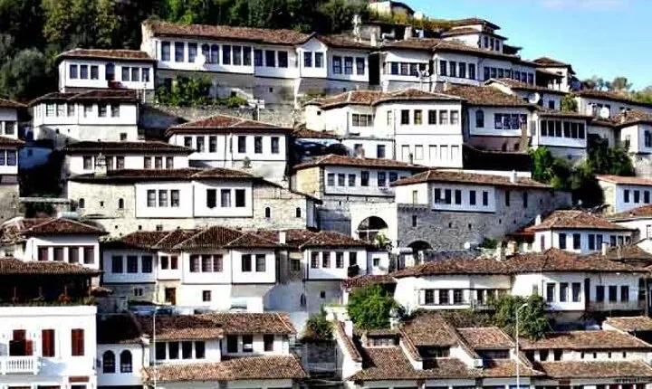 "Berat & Durres City, Belsh Lake - Day Tour from Tirana"