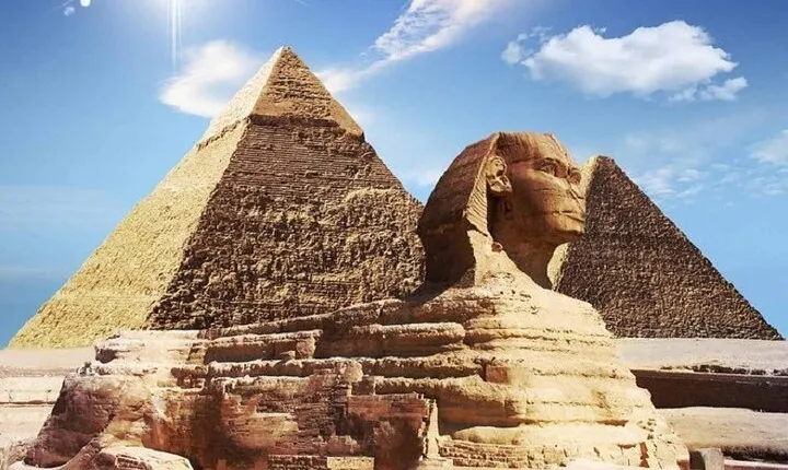Cairo Over day Pyramids & Egyptian Museum and Lunch - Hurghada