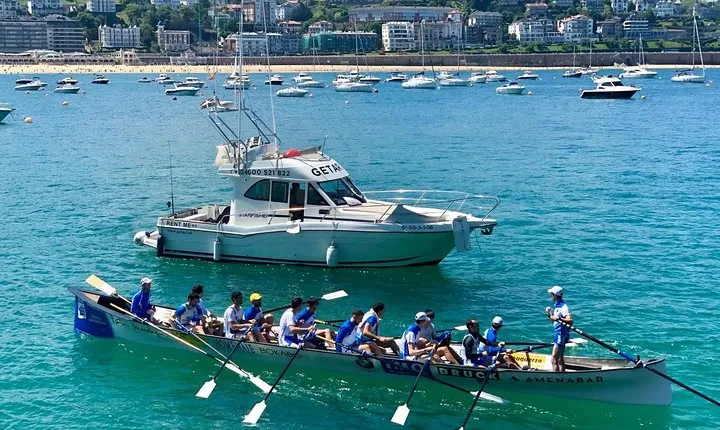 Swim, chill, eat and drink on a YACHT in La Concha Bay